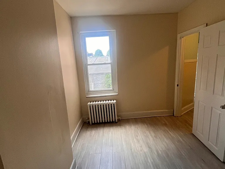 634 W Indiana Ave — Photo 13