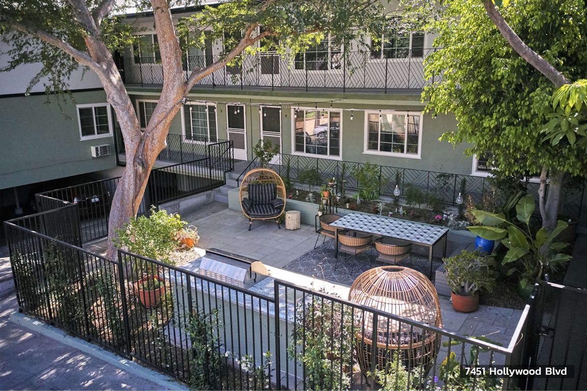Outdoor Lounge