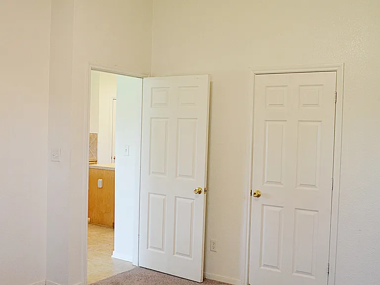 5802 Venetian Ct — Photo 21