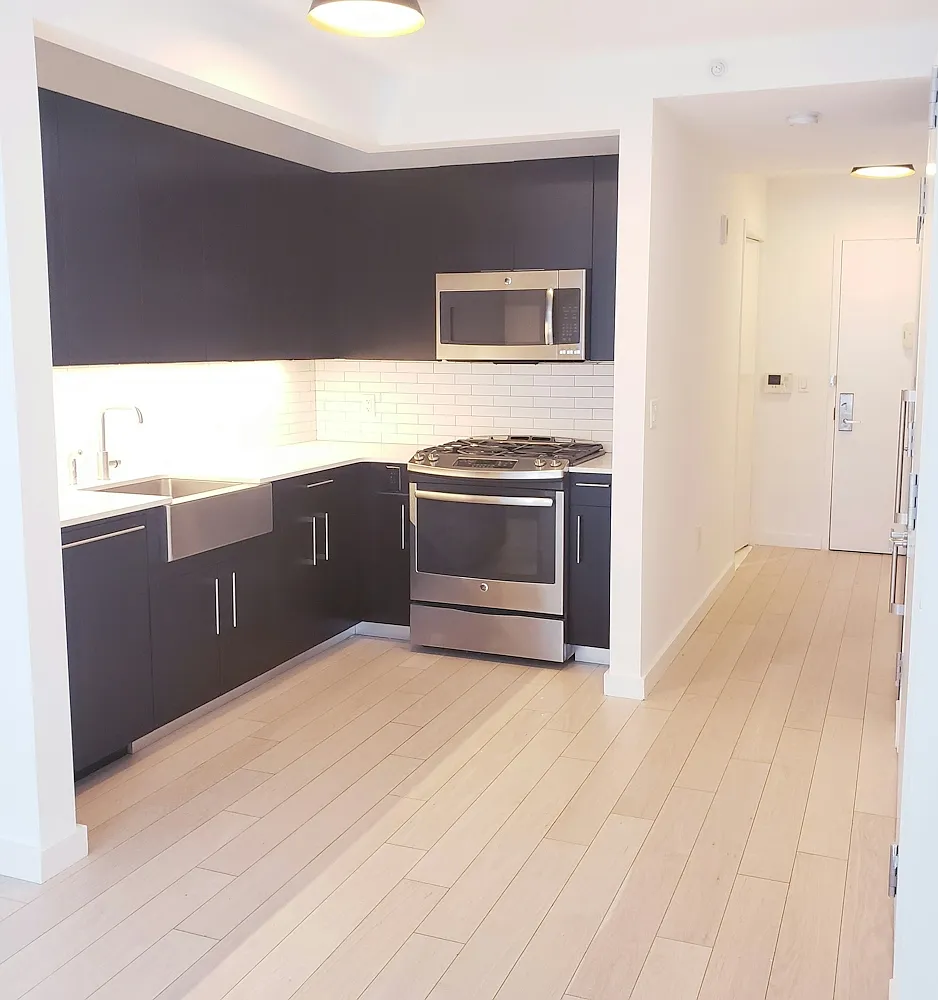 535 West 43rd Street — Photo 3