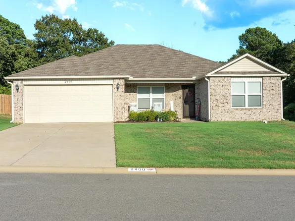 2400 Vivian Dr, Benton, AR 72015
