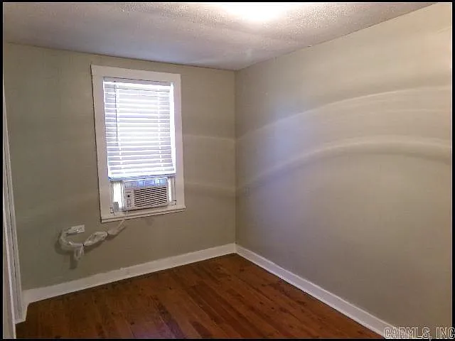 814 N G St — Photo 15
