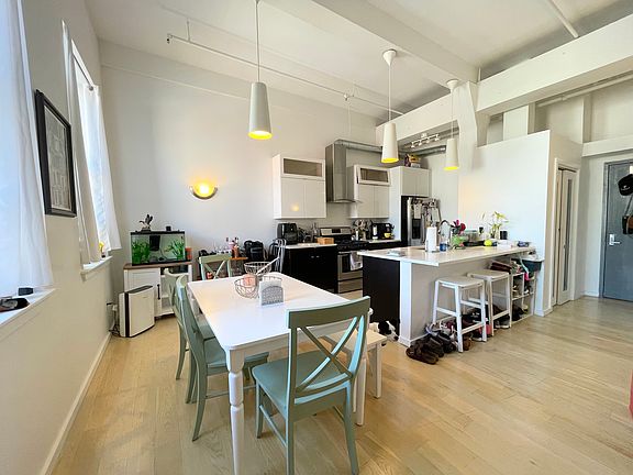 4th image of 728 Market St #804A