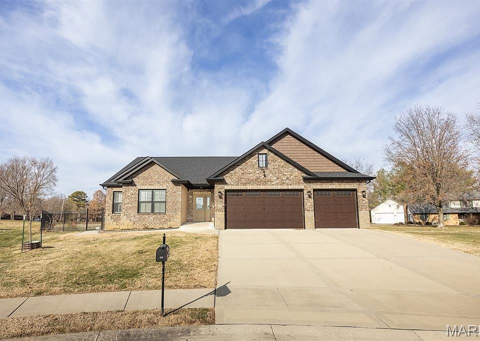 1st image of 624 Briar Meadow Ct