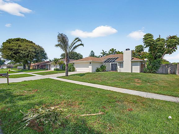 2nd image of 1202 Essex Drive