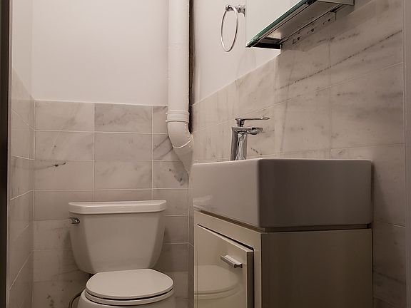 5th image of 1453 York Ave #5A