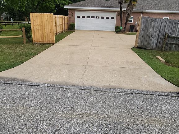 5th image of 41 Fairlane Dr