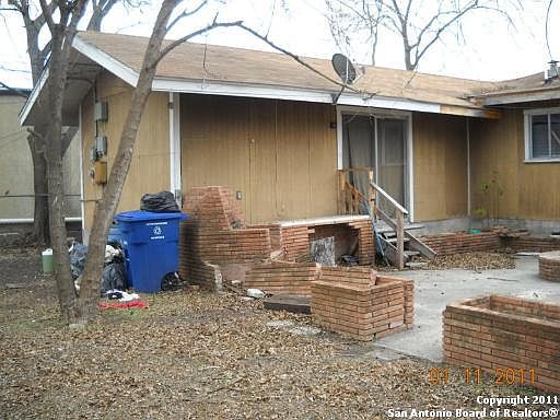 5th image of 305 W MARIPOSA