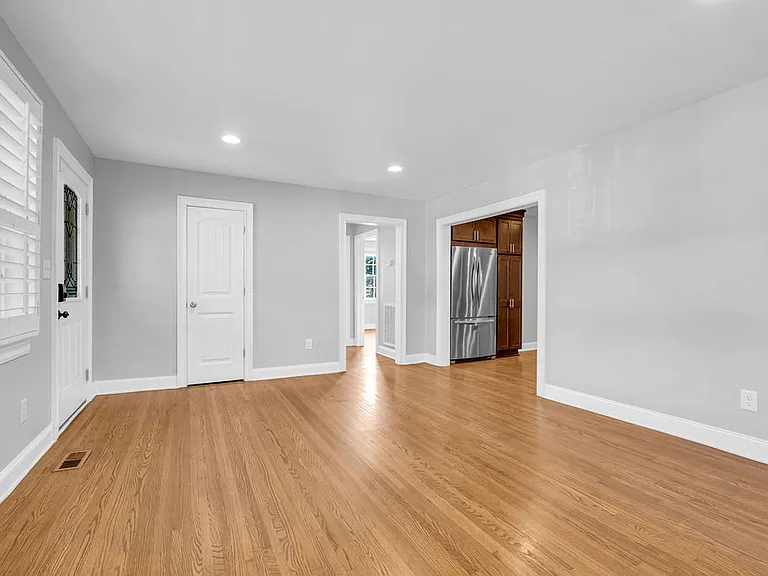 3826 Burrus St — Photo 4