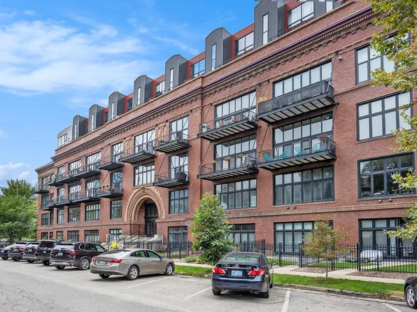 600 Broadway Ave NW APT 212, Grand Rapids, MI 49504