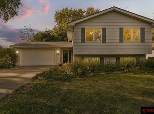 1709 Hodgson Rd, North Mankato, MN 56003