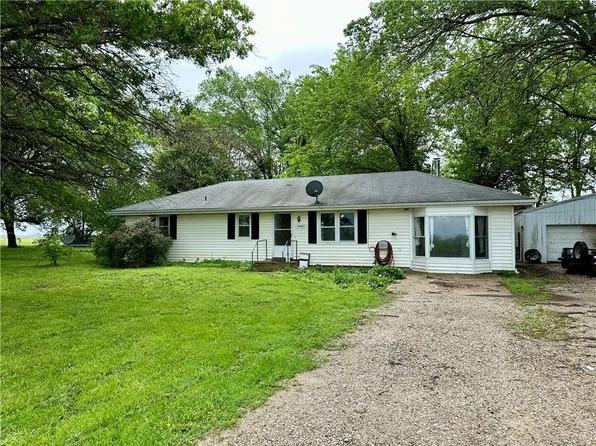34607 E 275th St, Garden City, MO 64747
