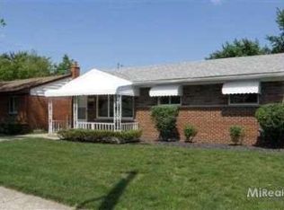 30570 Spybrook St, Roseville, MI 48066