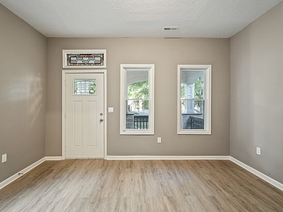 2nd image of 614 Osage St