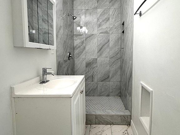5th image of 250 S Union Ave #1