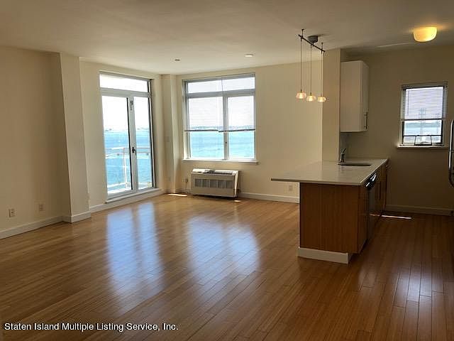 1st image of 224 Richmond Ter Floor 2