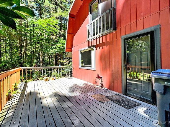 3rd image of 830 N Lake Cushman Road