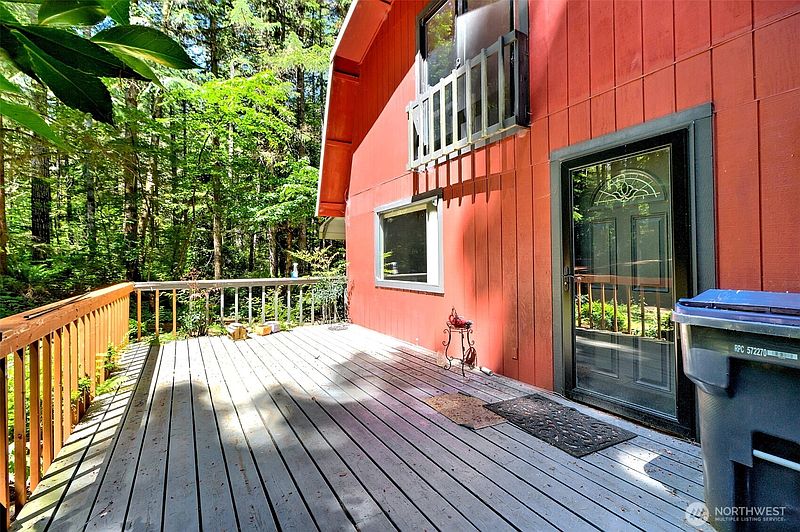 3rd image of 830 N Lake Cushman Road
