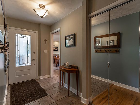 3rd image of 2662 Linden St