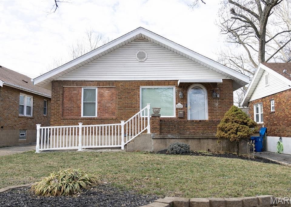 1st image of 2407 Hartland Ave