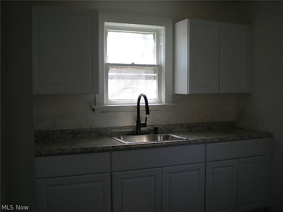 5th image of 5325 Summer Ave