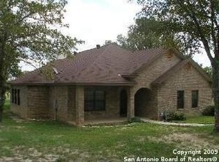 232 Saddle Ln, Floresville, TX 78114