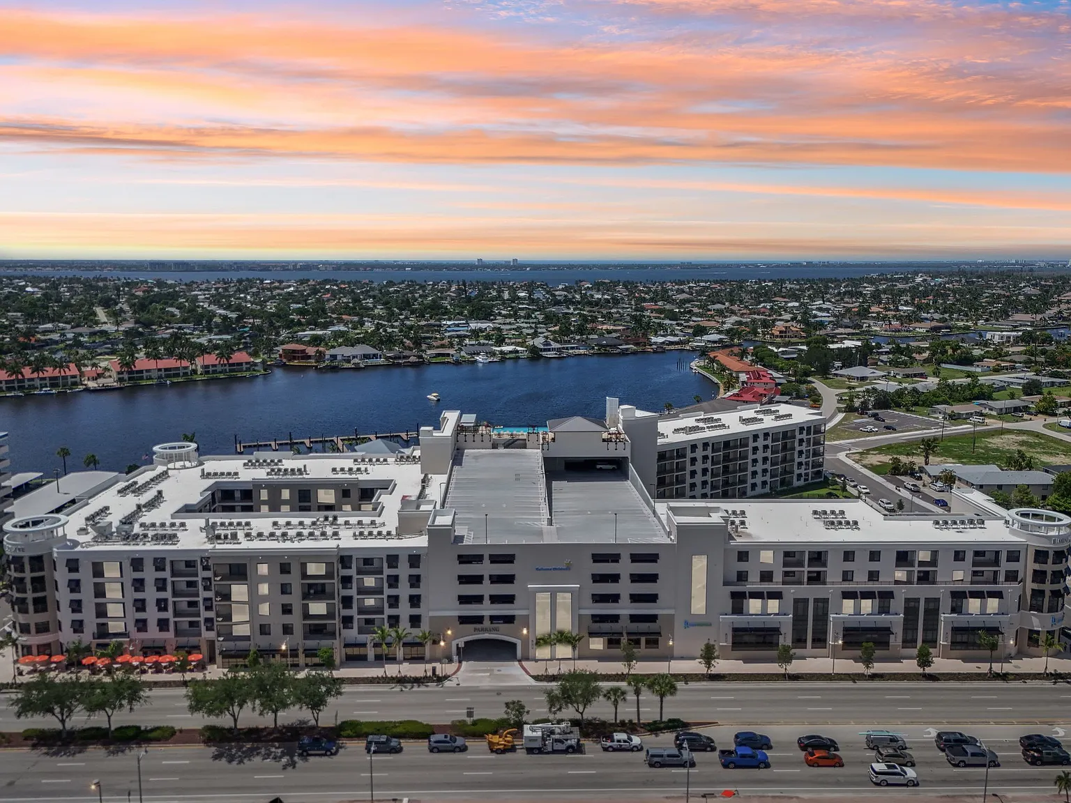 Bimini Square Apartments — Photo 1