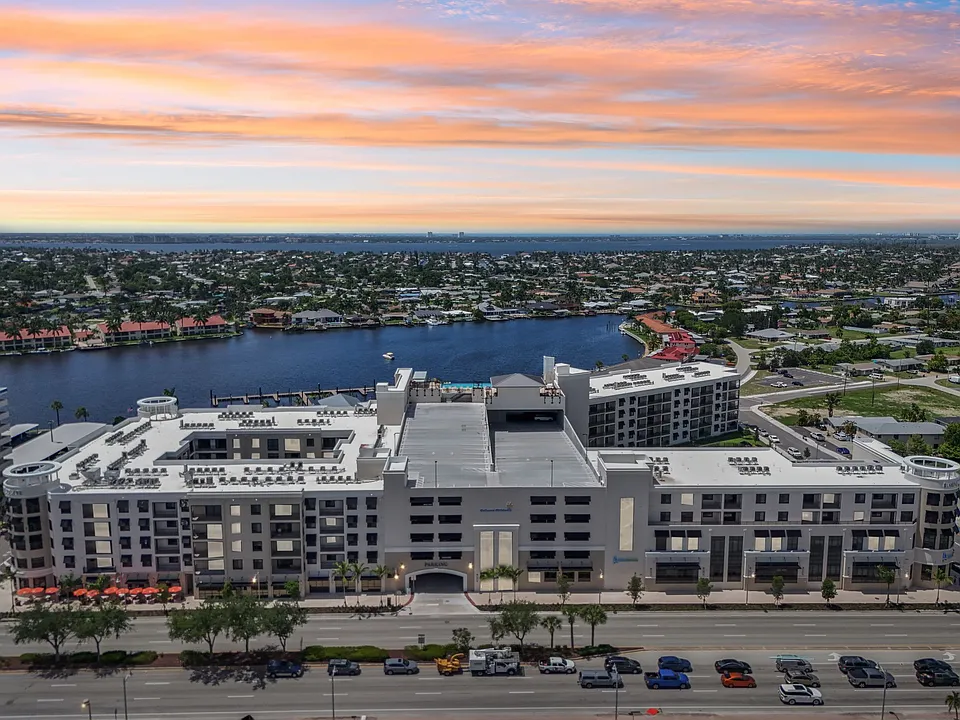 Bimini Square Apartments