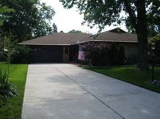 6631 N Kenton Ave, Lincolnwood, IL