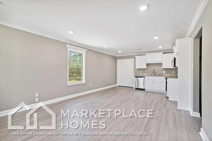 900 W 23rd St — Photo 5