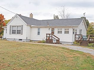 703 E 5th St, Mount Carmel, IL 62863