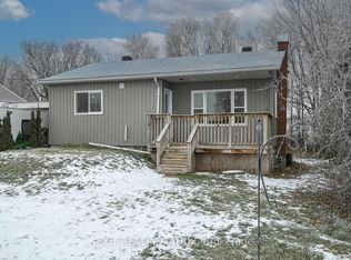 7510 Roger Stevens Dr, Montague, ON K7A4X9