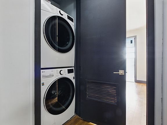 3rd image of 5 Saint Pauls Ave #2R