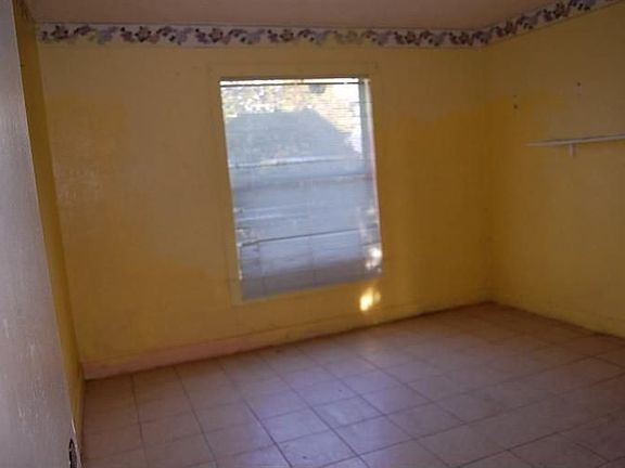 5th image of 1527 N Morrison Ave