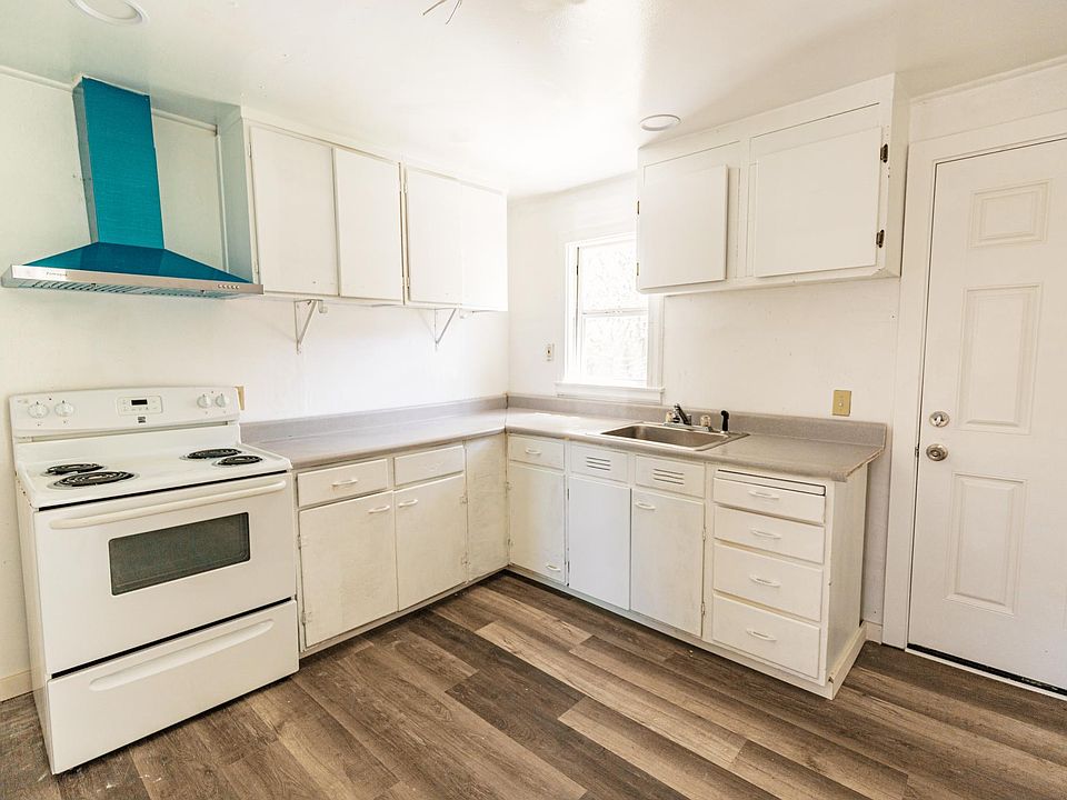1st image of 447 Wooster Ave