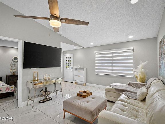 5th image of 775 Bennett Rd