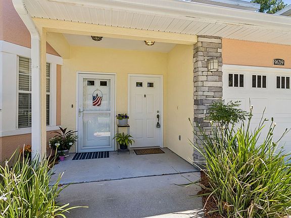 2nd image of 96219 Stoney Dr #1604