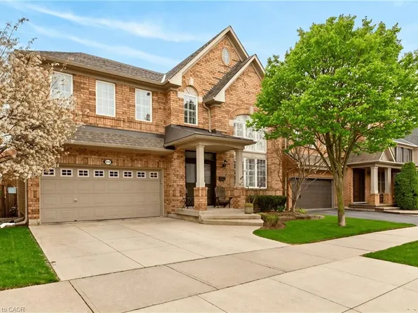 1326 Pepperbush Pl, Oakville, ON L6M 4B7