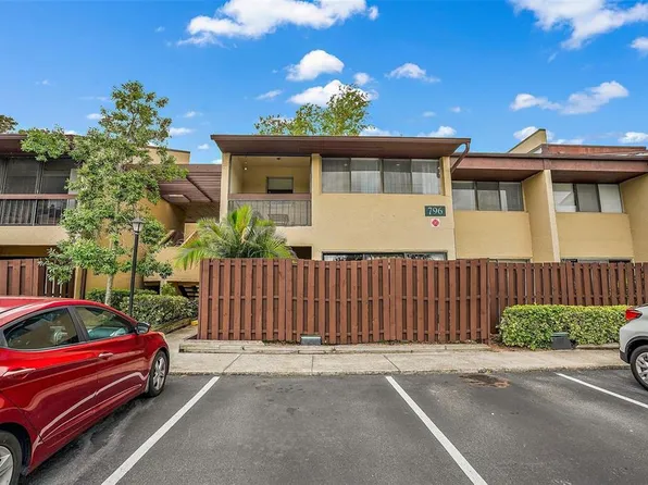 796 VILLAGE LAKE TERRACE N #204, ST PETERSBURG, FL 33716