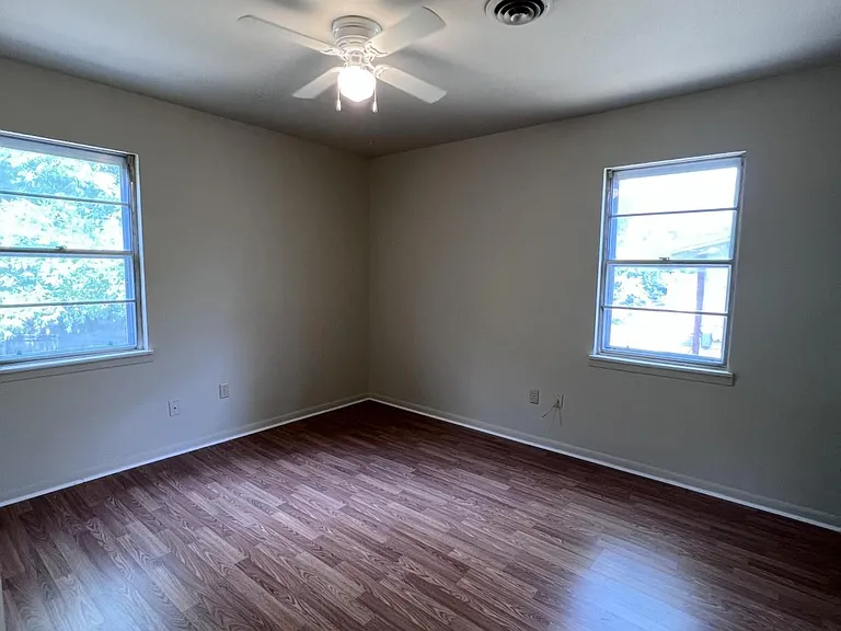 2104 Terrace Dr — Photo 6
