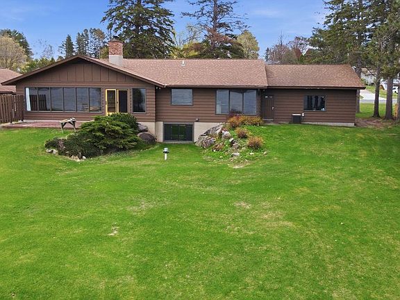 3rd image of 725 Lake Shore Dr