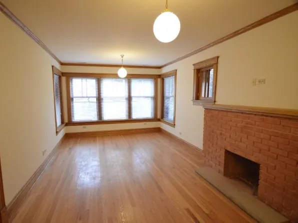 3153 N Hudson Ave, Chicago, IL