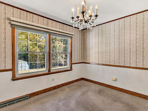 5th image of 1571 Mountain Heights Dr
