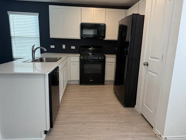 3 bed, 2.5 bath, 1427 sqft, $1,695 — Photo 3