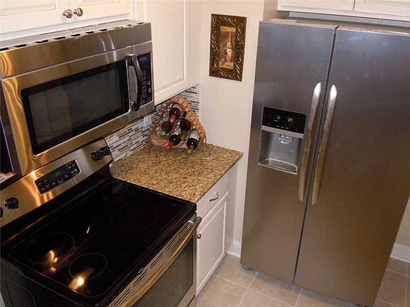 4th image of 5250 N Primrose Ave