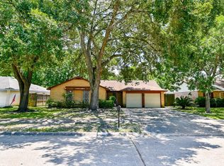 11823 Burlingame Dr, Houston, TX 77099