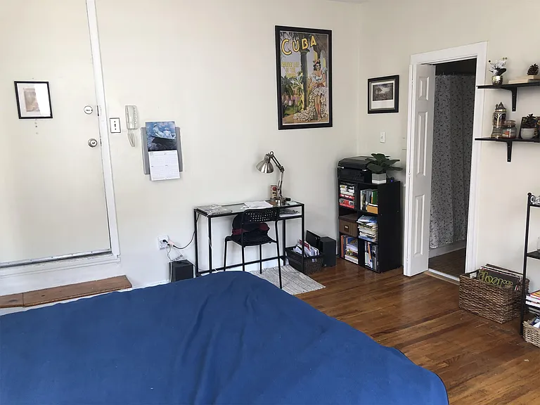 927 Pine St #302 — Photo 2