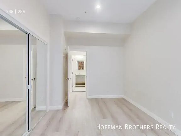 3rd image of 122 Waverly Pl #101A