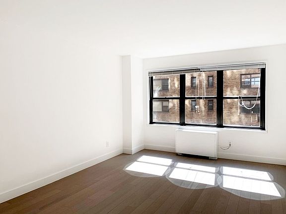 4th image of 120 E 34th St APT 12B