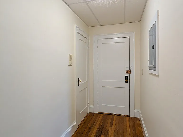 35 Davis Sq #1 — Photo 6
